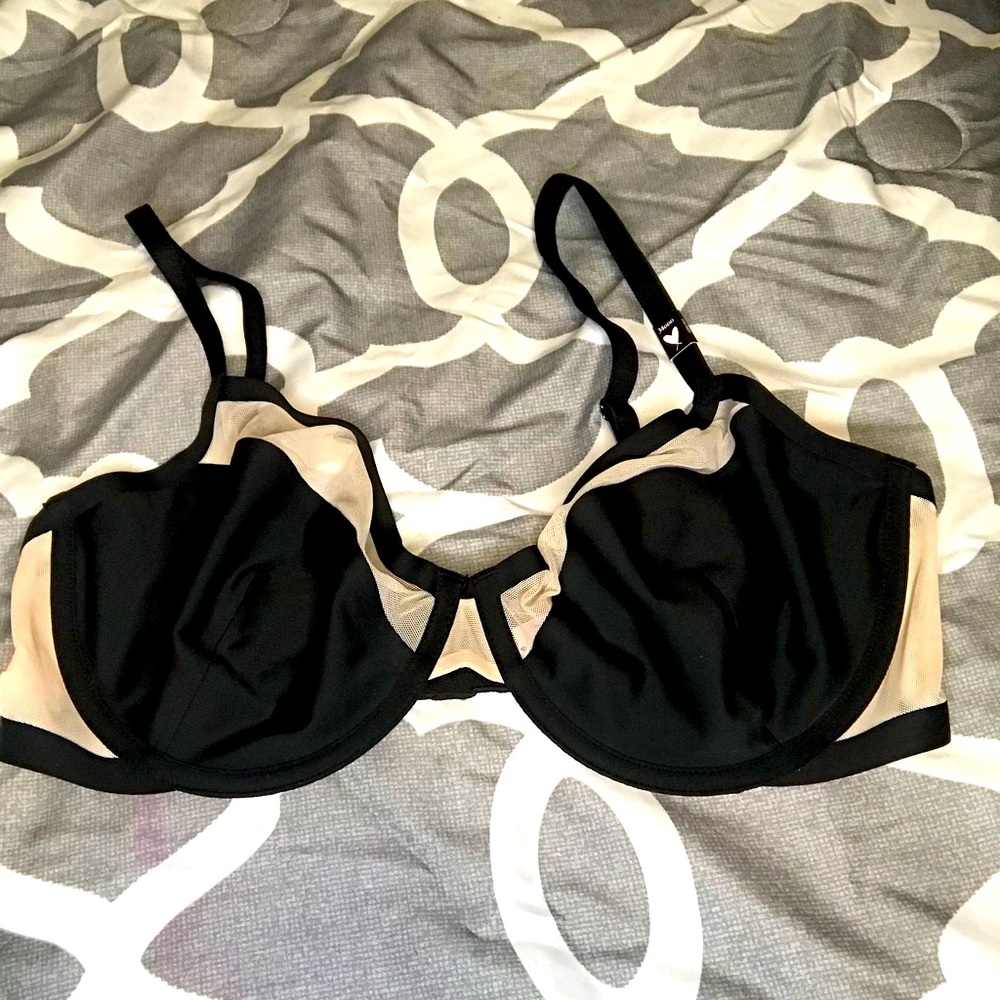 COPY - Black and nude Victorias Secret 34ddd bra